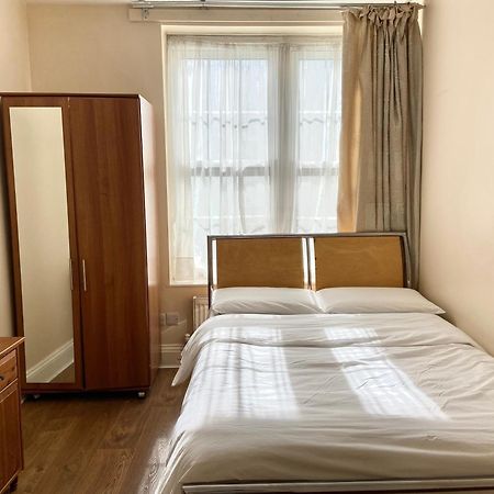 Separate Rooms By The Thames Londra Dış mekan fotoğraf