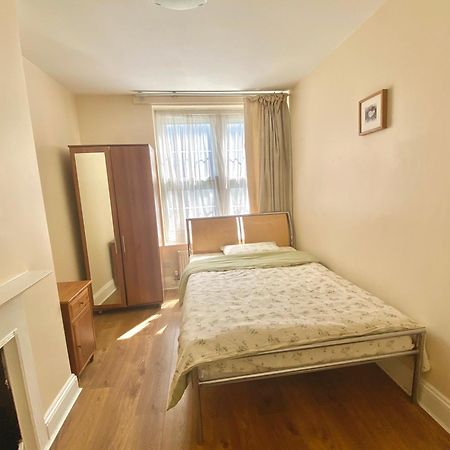 Separate Rooms By The Thames Londra Dış mekan fotoğraf